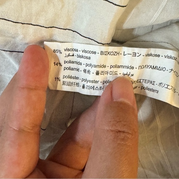 Zara Basic Striped Button Down Shirt
#1163 - Picture 5 of 6